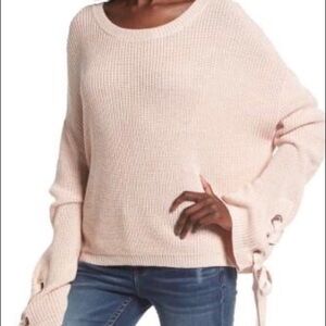 Super Cute Sleeve Detail Sweater Size M